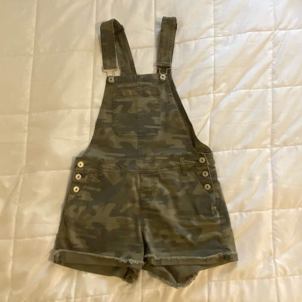 VANILLA STAR GREEN ARMY PRINT OVERALL SHORTS